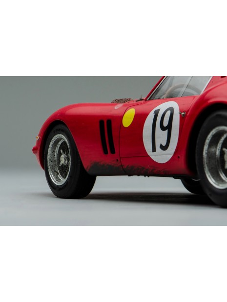 Ferrari 250 GTO Le Mans 1962 "Rennverwittert" 1/18 Amalgam Amalgam Collection - 8