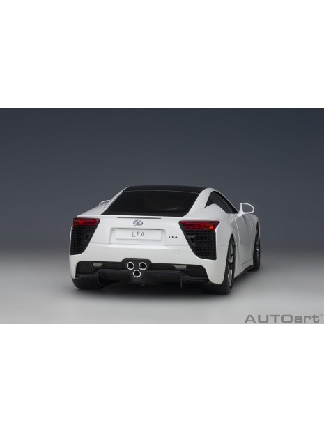 Lexus LFA 2010 (White/Carbon) 1/18 AUTOart AUTOart - 4
