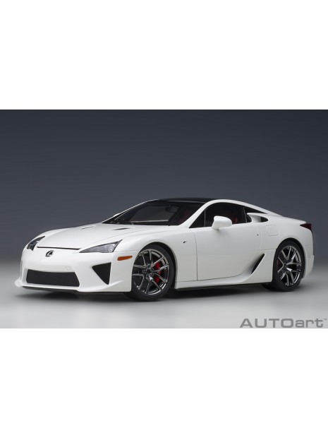 Lexus LFA 2010 (White/Carbon) 1/18 AUTOart AUTOart - 5