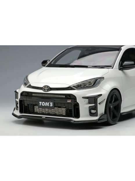 Toyota GR Yaris TOM'S (Super White) 1/18 Make Up Eidolon Make Up - 9