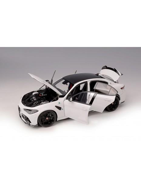 Alfa Romeo Giulia GTA (Bianco Trofeo) 1/18 Motorhelix-2