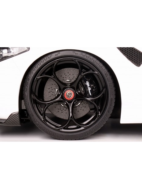 Alfa Romeo Giulia GTA (Bianco Trofeo) 1/18 Motorhelix-8