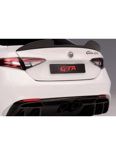 Alfa Romeo Giulia GTA (Bianco Trofeo) 1/18 Motorhelix-9