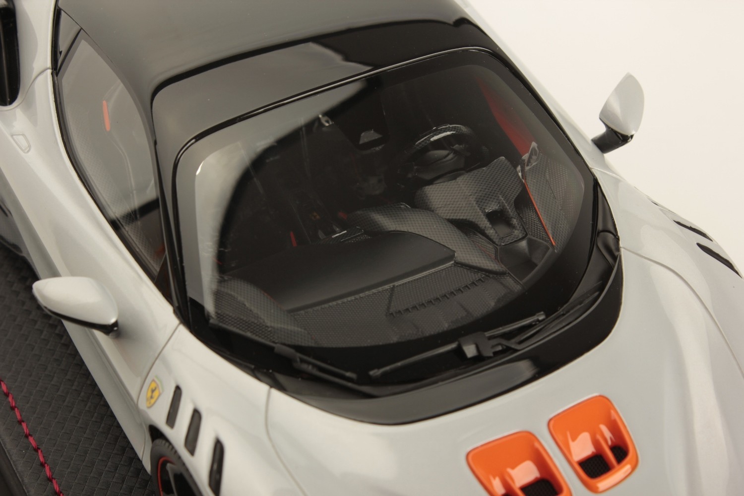 Modèle réduit Ferrari Sf90xx Spider- Bianco Artico 1/18 | Mr-models