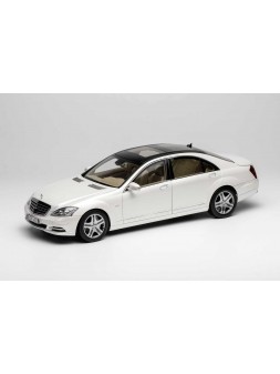 Mercedes-Benz S-Class S600L (W221) 1/18 Motorhelix Motorhelix - 1