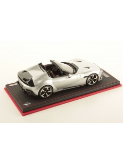 Ferrari 12 Cilindri Spider (Argento Nurburgring) 1/18 MR Collection MR Collection - 1