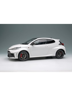 Toyota GR Yaris RZ High Performance 2024 (Super White 2) 1/18 Make Up Eidolon Make Up - 1