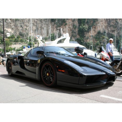 Ferrari Enzo (Nero DS) 1/18 BBR HE182509BDIE