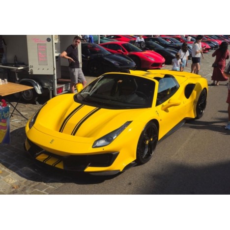 Ferrari 488 Pista Spider (Giallo Modena) 1/18 BBR P18162M1