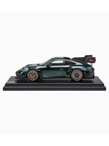 Porsche 911 GT3 RS (992) Manthey Kit (Brewster Green) 1/18 Dealer Edition  - 1