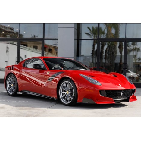 Ferrari F12 TDF (Rosso Corsa) 1/12 Looksmart Looksmart - 1