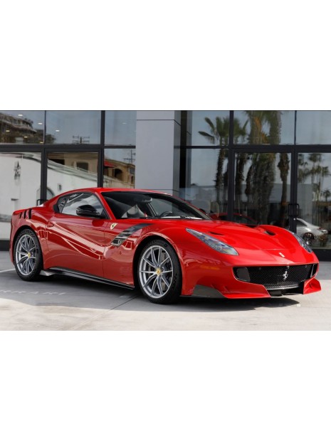 Ferrari F12 TDF (Rosso Corsa) 1/12 Looksmart Looksmart - 1